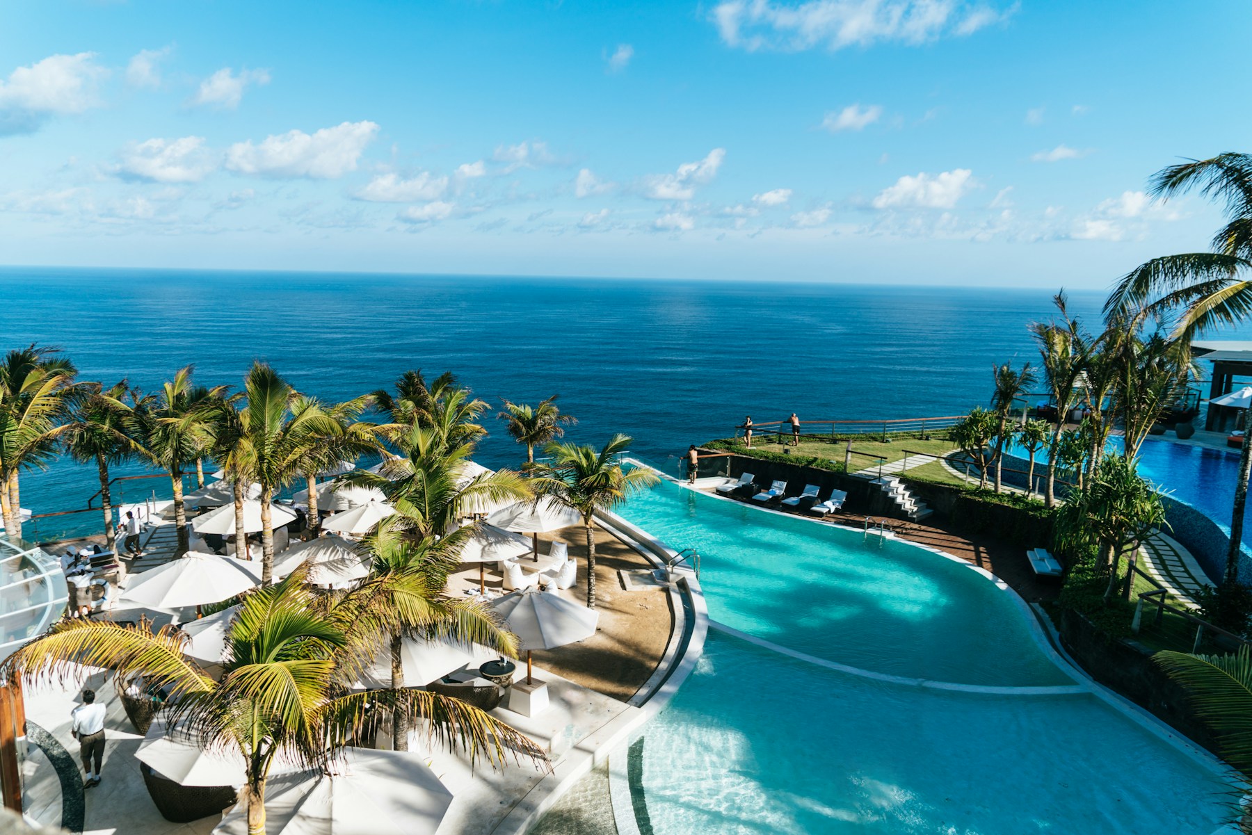 Resort island or local island: which Maldives stay fits?